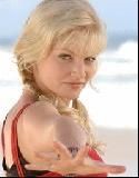 cariba heine s-a nascut la 1 octombrie 1988 in africa de sud. in anul 1991 s-a mutat in in filmul de